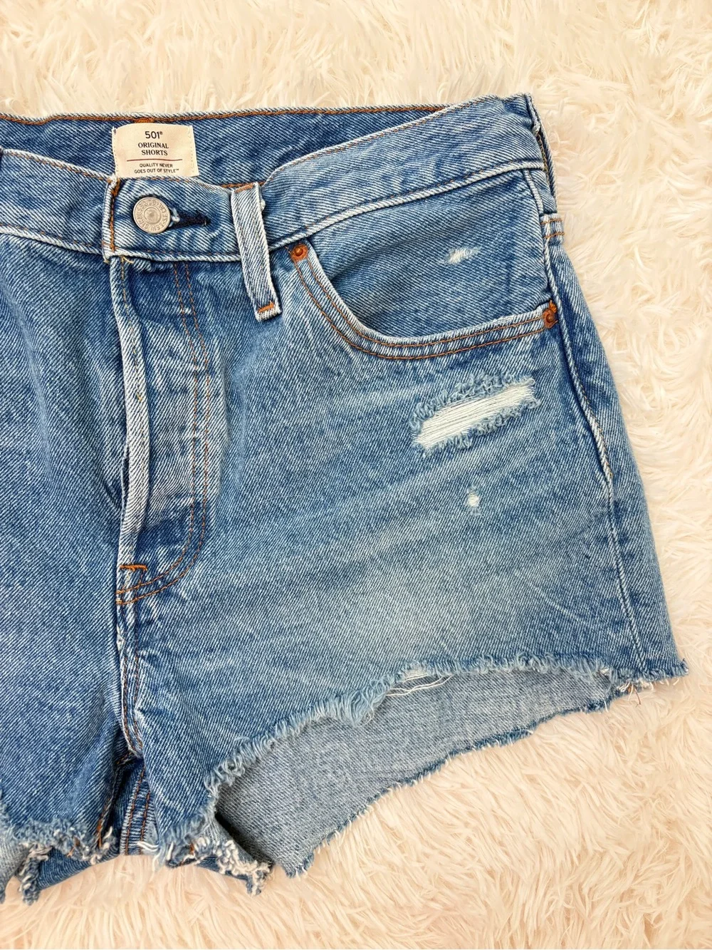 Levi’s Women 501 High-Rise Distressed Denim Shorts - w29
